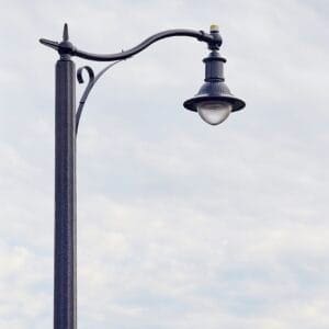K211 Manchester - Washington - 2 - Grimsby, Ontario A K211 Manchester fixture accompanied by scroll arm on a Washington pole. Project is located in Grimsby, Ontario.