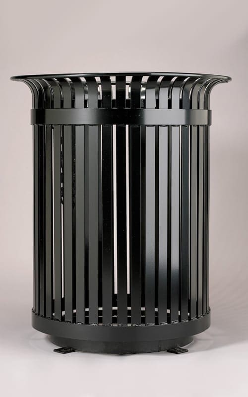 King’s KTR20 or Wellington trash receptacle is one of King’s many landscape amenities. Available in multiple powder coat solutions and lid styles, the KTR20 is sure to add a touch of elegance to any project.