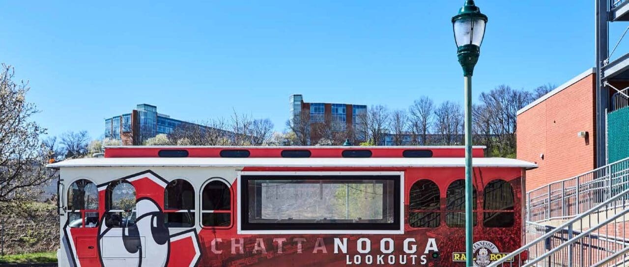 With the streetlights of Chattanooga beginning to fail, the City of Chattanooga and its Electric Power Board teamed up with King Luminaire, resulting in a total of 1,800 K124 Paragon and K118 Washington fixtures being installed, reducing maintenance costs, and eliminating the threat of the streetscapes going dark.